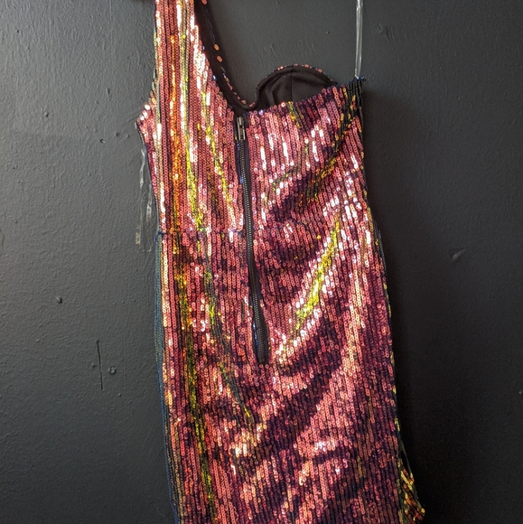 Rose Gold/Green Iridescent Ombre One Shoulder Sequin Bodycon Dress - Picture 8 of 8